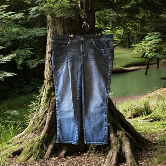 Seven7 Jean Capris - Picture 7 of 16